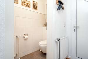Modernisiertes Reihenendhaus mit Kamin, Garten und überdachter Terrasse – Die vollständige Adresse der Immobilie erhältst du vom Anbieter., 26603 Aurich – Vorschaubild 9