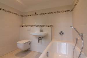 Privat an privat! Ohne Makler! Gehobene 3-Zimmer Wohnung im 4. OG mit Balkon in Berlin-Zehlendorf – Die vollständige Adresse der Immobilie erhältst du vom Anbieter., 14167 Zehlendorf, Berlin – Vorschaubild 15