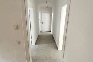 Frisch sanierte, bezugsfertige 3,5 Raum Wohnung, Nähe Uniklinikum – Windmühlenstrasse 39, 45147 Holsterhausen, Essen – Vorschaubild 3