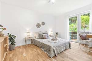 Sanierte 3,5 Zimmer Wohnung mit zwei Balkonen und Stellplatz – Mirabellenstraße 74, 70329 Obertürkheim (Ortsteil), Stuttgart – Vorschaubild 4