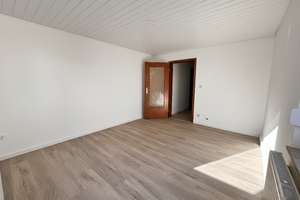 Frisch renoviert: Schöne 3 Zi-DG-Whg.  (ca. 56 m²)  in ruhiger Lage der Neckarvorstadt – Die vollständige Adresse der Immobilie erhältst du vom Anbieter., 70376 Neckarvorstadt, Stuttgart – Vorschaubild 2