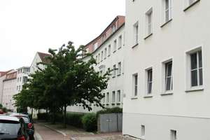 … mit Blick zum Innenhof - renoviertes 2-Zimmer-Apartment + Tageslichtbad + separate Küche – Fischbank 4, 18055 Stadtmitte, Rostock – Vorschaubild 10