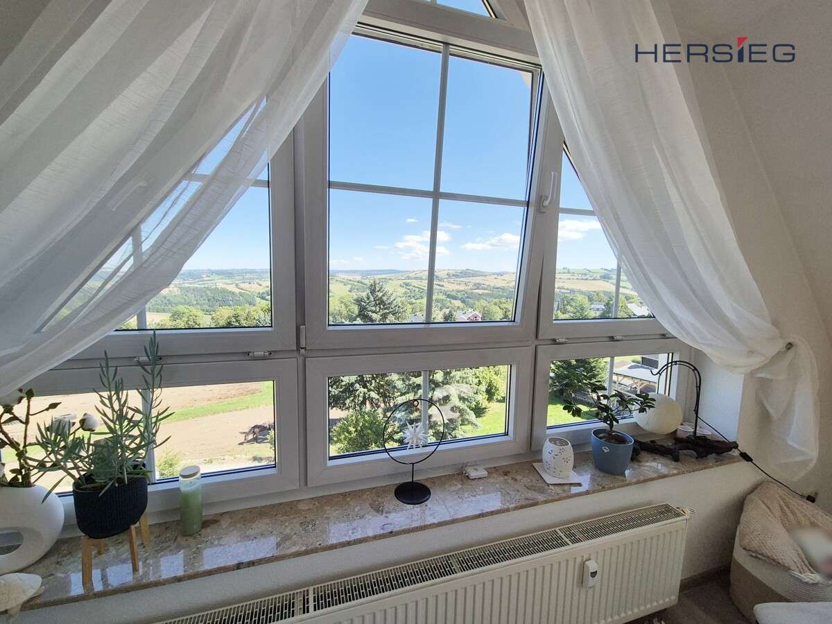 Immobilie in Annaberg-Buchholz - Wohnen mit traumhaften Aus- und Weitblick - Bild 1