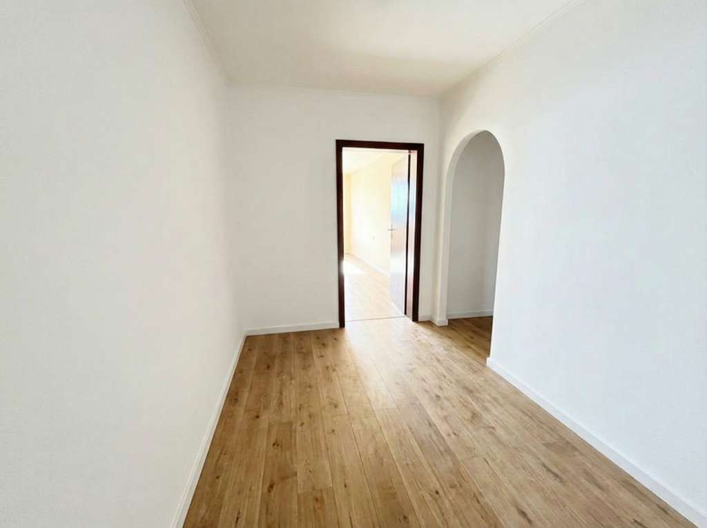 Immobilie in Wuppertal - Renovierungsbedürftige 3-Zimmer-Wohnung mit Balkon - Bild 4