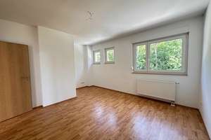 Familienglück inklusive 2 Garagen!!! Sonniges Reihenhaus mit 5 Zimmern und Dachterrasse in Feucht  – Die vollständige Adresse der Immobilie erhältst du vom Anbieter., 90537 Feucht – Vorschaubild 9