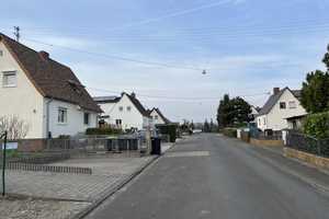Beliebte Wohnlage...Einfamilienhaus + XXL Grundstück mit Entwicklungsmöglichkeiten – Wiesbaden – Vorschaubild 2