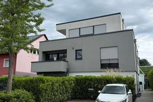 Modernes Penthouse mit allen Annehmlichkeiten, Nähe Telekom