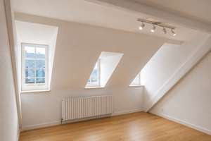 ERSTBEZUG NACH RENOVIERUNG - 4-Zimmer Wohnung im Stadtzentrum – Rudolf-Breitscheid-Str. 1, 90762 Altstadt, Innenstadt, Fürth – Vorschaubild 2