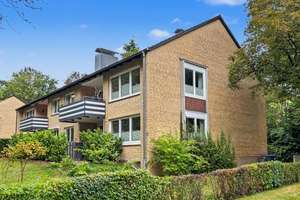 Ihr neues Zuhause in Volksdorf : großzügige 4,5-Zimmer-Eigentumswohnung mit Loggia und Balkon