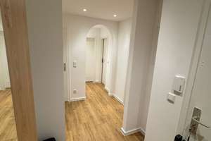 Helle 2 - Zimmer Wohnung mit Balkon im 5. Og in Köln-Merheim – Detmolder Straße 12, 51109 Merheim, Köln – Vorschaubild 4