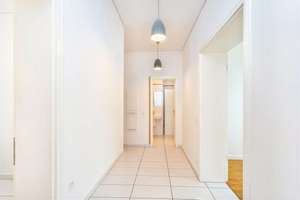 Top-Lage am Zionskirchplatz: Sanierter 3-Zimmer-Altbau mit Balkon & Lift in der Kastanienallee – Die vollständige Adresse der Immobilie erhältst du vom Anbieter., 10119 Mitte (Ortsteil), Berlin – Vorschaubild 3
