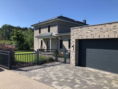 Elegantes Einfamilienhaus (6 Zi.) in Ludwigsfelde, Baujahr 2019.