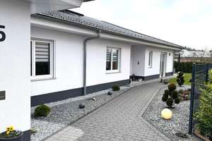 Exklusiver, neuwertiger Bungalow in begehrter Lage von Sigmaringen – Die vollständige Adresse der Immobilie erhältst du vom Anbieter., 72488 Sigmaringen – Vorschaubild 1