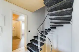 Gepflegtes Einfamilienhaus mit Platz für die ganze Familie | Große Doppelgarage, EBK & neues Bad – Heilbronn (Kreis) – Vorschaubild 22
