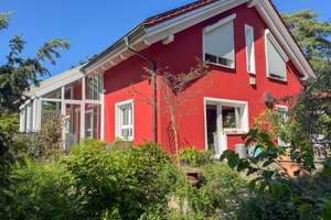 Lichtdurchflutetes Architektenhaus mit Einliegerwohnung