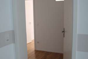 Moderne Gartenoase in Augsburg-Göggingen: Stilvolle 2-Zimmer-Wohnung mit Komfort-Bad & Terrasse – Butzstraße 31, 86199 Göggingen-Süd, Augsburg – Vorschaubild 7