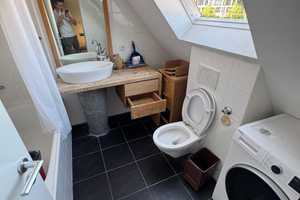 2-Zimmer Dachgeschoss Wohnung inkl. Küche (teilmöbliert) – Daimlerstraße 99, 70372 Stuttgart – Vorschaubild 1