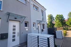 Neubau-Flair pur! Modernes Reihenendhaus mit Garten, Stellplatz und Top-Energieeffizienz in Köln – Die vollständige Adresse der Immobilie erhältst du vom Anbieter., 51109 Merheim, Köln – Vorschaubild 2