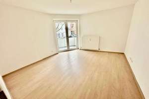Renovierte & helle 2-Zimmerwohnung mit Balkon und Fahrstuhl in der Mitte Wiesbadens! – Yorckstrasse 24, 65185 Westend / Bleichstraße, Wiesbaden – Vorschaubild 2