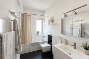 Stilvoll & lichtverwöhnt – Frei werdende Altbauwohnung im Zooviertel mit Parkett & Balkon! – Die vollständige Adresse der Immobilie erhältst du vom Anbieter., 40237 Düsseltal, Düsseldorf – Vorschaubild 4