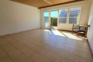 Schnuckeliges Reihenmittelhaus mit Terrasse und Garten in Ortsrandlage sucht neue Familie! – Die vollständige Adresse der Immobilie erhältst du vom Anbieter., 71272 Renningen – Vorschaubild 3