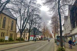 Großzügige 2 Zimmerwohnung mit Altbaucharm!