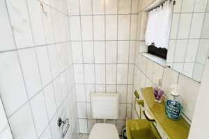 • Ihr neues zu Hause • Renovierungsbedürftiges Reihenhaus mit einem charmanten Innenhof • – Wickrather Str. 25, 41363 Neuss (Rhein-Kreis) – Vorschaubild 17