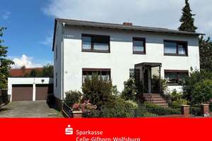Großes Zweifamilienhaus in Nordsteimke