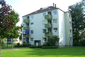 Familienwohnung! 4-Zimmer-Wohnung mit Balkon  in Mönchengladbach Bonnenbroich - Geneicken