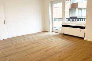 Neues Familien-Zuhause! Modernisierte 4 Zimmer mit Umlaufbalkon, 2 neue Bäder, Aufzug – Krohstraße 4, 50968 Bayenthal, Köln – Vorschaubild 8