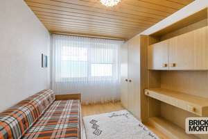 Viel Platz für die Familie: Gepflegtes RMH mit Wintergarten in Augsburg-Haunstetten – Die vollständige Adresse der Immobilie erhältst du vom Anbieter., 86179 Haunstetten-Süd, Augsburg – Vorschaubild 9