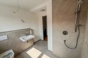 Hochwertige neue 2-Zimmer-Dachwohnung vor den Toren Würzburgs, Erstbezug 15.11.2026 – Am Höchberg 17 a, 97234 Reichenberg – Vorschaubild 15