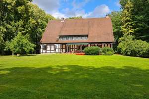 Großzügige Fachwerkvilla auf parkartigem Grundstück! – Die vollständige Adresse der Immobilie erhältst du vom Anbieter., 32257 Bünde – Vorschaubild 1