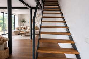 LOFT im luxuriös sanierten Gutshof, 142 qm, 2 SZ, 2 Bäder, WC, EBK, großer Garten&Terrassen, 2x TG – Brühler Landstraße 549, 50997 Meschenich, Köln – Vorschaubild 4