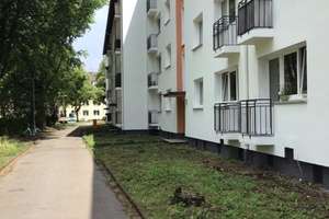 **10 Gehminuten zum HBF**freundliche 2- Zimmer-Wohnung mit Balkon – Blumenstr. 93, 47057 Neudorf-Süd, Duisburg – Vorschaubild 2