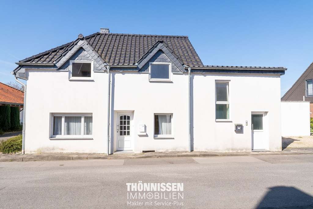 Immobilie in Wegberg - Wohnen & Investieren vereint: Charmantes 2-Familienhaus mit Ausbaupotenzial in Wegberg-Holtum - Bild 4