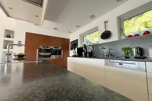 Aussergewöhnliche  Architektenvilla im Bauhausstil mit Pool inkl. Einliegerwohnung ! – Aichach-Friedberg (Kreis) – Vorschaubild 25