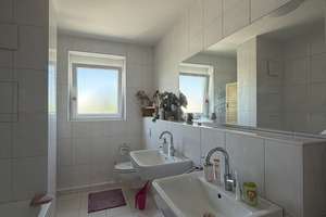 Großzügige 5-Zimmer-Wohnung mit zwei Dachterrassen und Aufzug direkt in Ihr Zuhause – Im Schollengewann 1, 69123 Wieblingen, Heidelberg – Vorschaubild 10