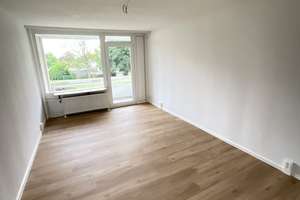 Schöne sanierte 2 zimmer Wohnung im Erdgeschoss.