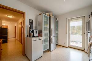 Grundsolides Mehrfamilienhaus in Oberkirch: 4 Wohneinheiten, großer Garten, 3 Balkone, 2 Garagen – Die vollständige Adresse der Immobilie erhältst du vom Anbieter., 77704 Oberkirch – Vorschaubild 31