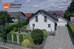 Sonniges und ruhiges Familienidyll – EFH mit herrlichem Garten, Doppelgarage & PV-Anlage in Aholfing – Die vollständige Adresse der Immobilie erhältst du vom Anbieter., 94345 Aholfing – Vorschaubild 2