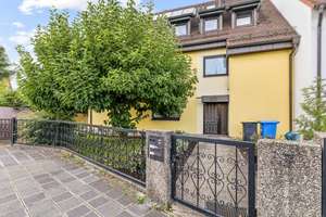 Großzügiges EFH mit Einliegerwohnung (diese ist vermietet) in gefragter Lage in Nürnberg-Schniegling – Die vollständige Adresse der Immobilie erhältst du vom Anbieter., 90427 Schniegling, Nürnberg – Vorschaubild 2