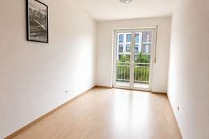 Seltene Gelegenheit in der Zellerau: Großzügige 3-Zimmer-Wohnung mit Balkon – Wredestraße 18b, 97082 Zellerau, Würzburg – Vorschaubild 4
