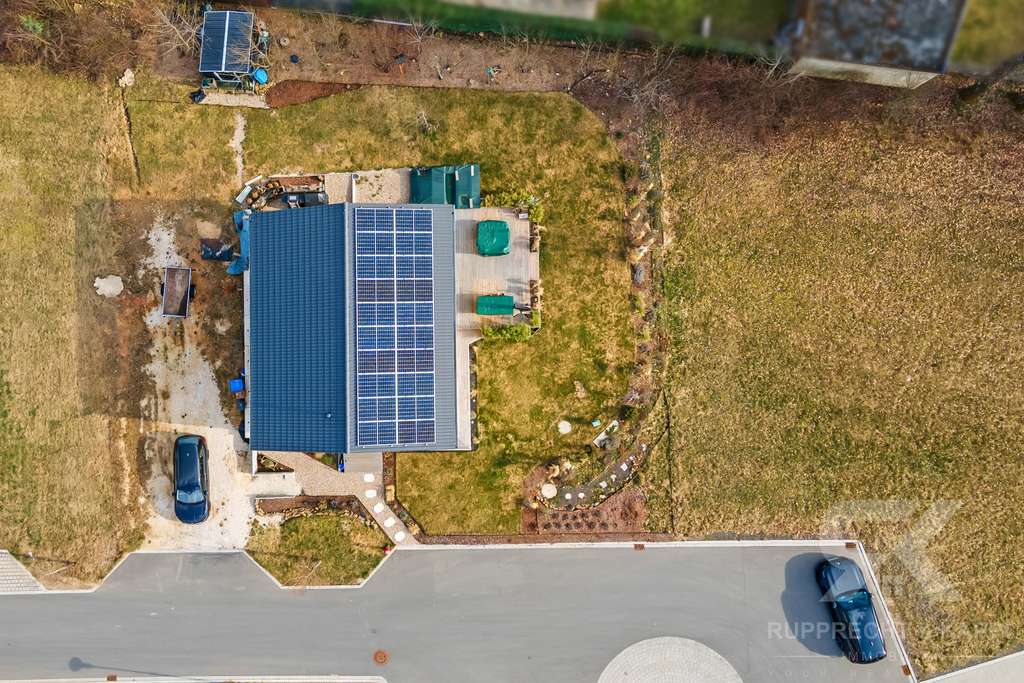 Immobilie in Parkstein - Neuwertiges Traumhaus mit KfW40+ in Parkstein - stilvoll wohnen, nachhaltig leben, Zukunft genießen - Bild 3