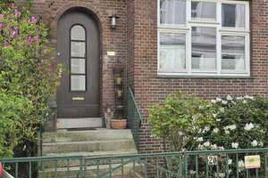 Viel Platz für den Alltag in diesem stilvollen Endreihenhaus in Bremen – Roonstraße 20, 28203 Fesenfeld, Bremen – Vorschaubild 1