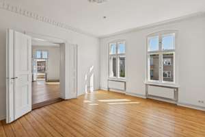 Exklusive Altbauwohnung in Bestlage – modernes Wohngefühl & mietfreie Zeit – Die vollständige Adresse der Immobilie erhältst du vom Anbieter., 10781 Schöneberg, Berlin – Vorschaubild 6