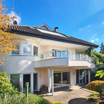 *** Attraktives Einfamilienhaus mit Einliegerwohnung in ruhiger Wohnlage! ***