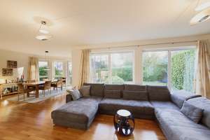 Freistehendes Einfamilienhaus mit Südgarten und außergewöhnlicher Architektur – Die vollständige Adresse der Immobilie erhältst du vom Anbieter., 61476 Kronberg im Taunus – Vorschaubild 8