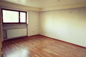 Schönes Haus mit Einliegerwohnung – Die vollständige Adresse der Immobilie erhältst du vom Anbieter., 91056 Frauenaurach, Erlangen – Vorschaubild 23
