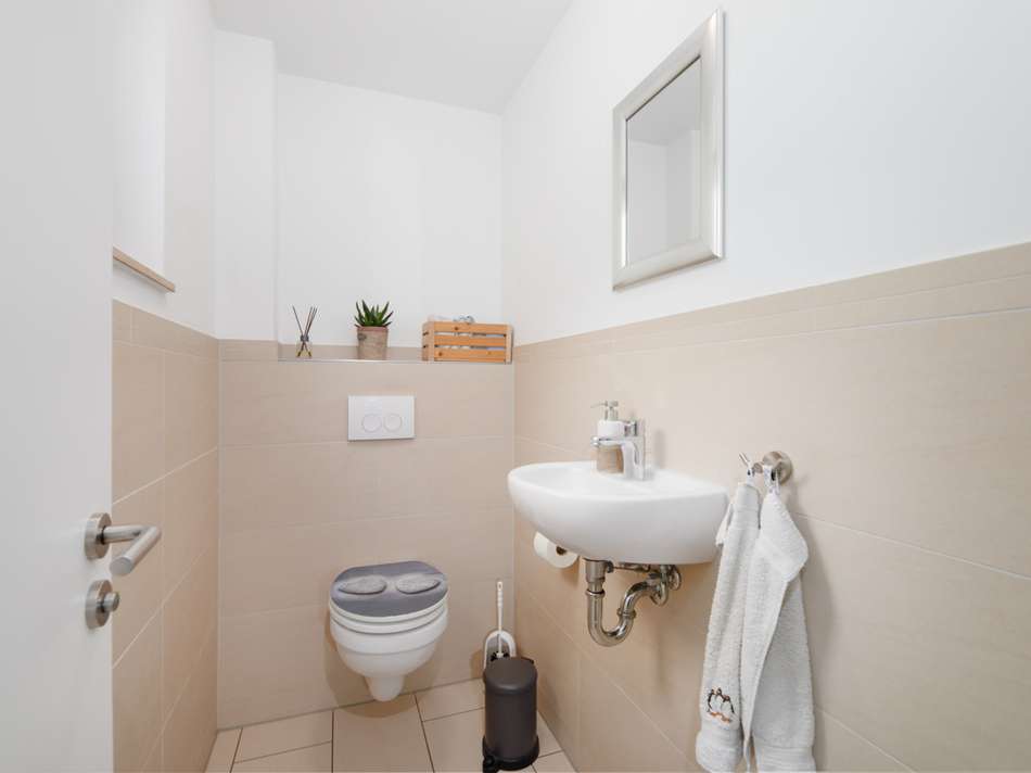 Separates WC EG Hinterhaus